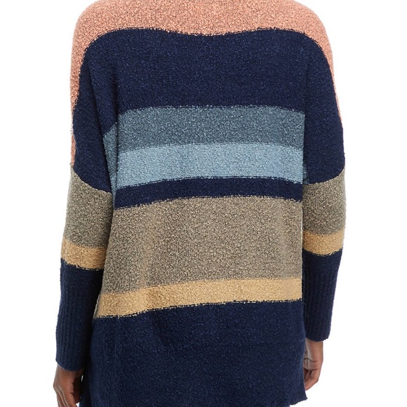 NWT Wonderly Striped Sweater Size Small with Side Slit Detail. - Picture 2 of 5
